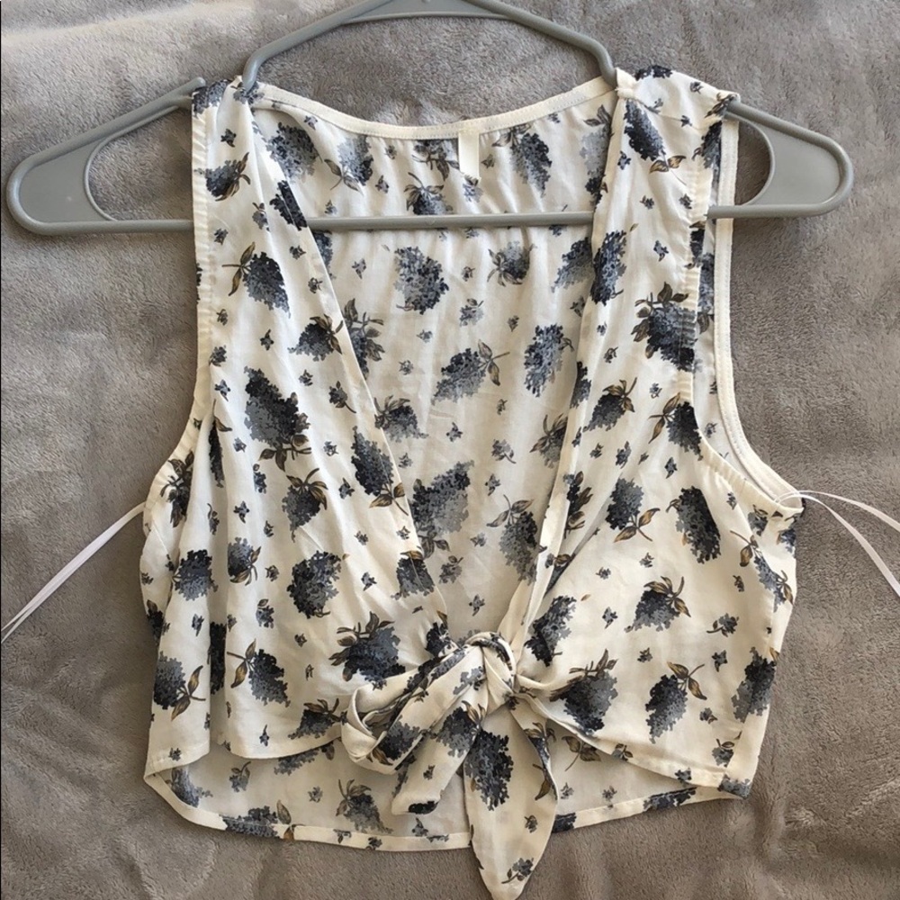 Floral tie crop top